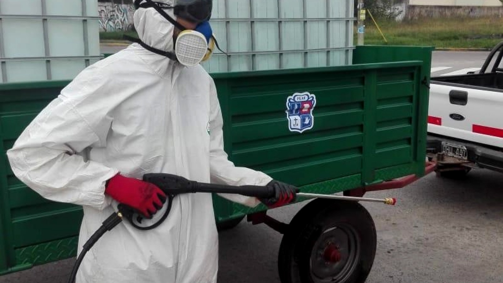 Coronavirus: El Municipio de Pilar desinfecta los espacios públicos